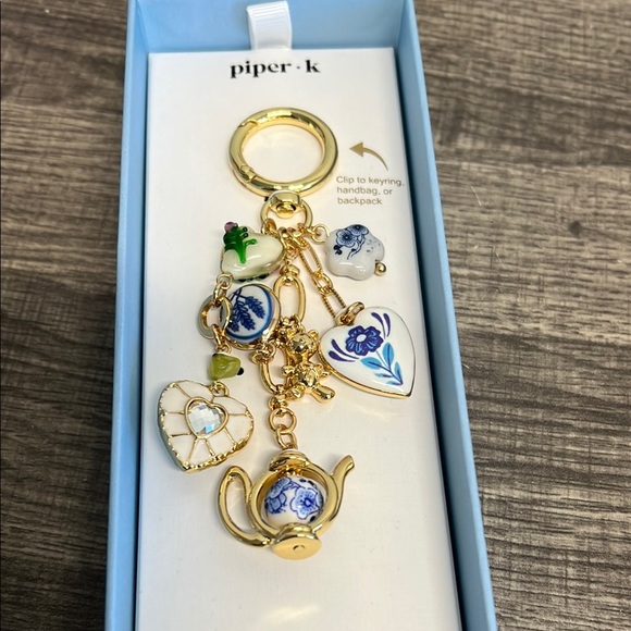 Piper K Teapot Vintage Style Bag Charm 🫖💙 - Picture 8 of 10